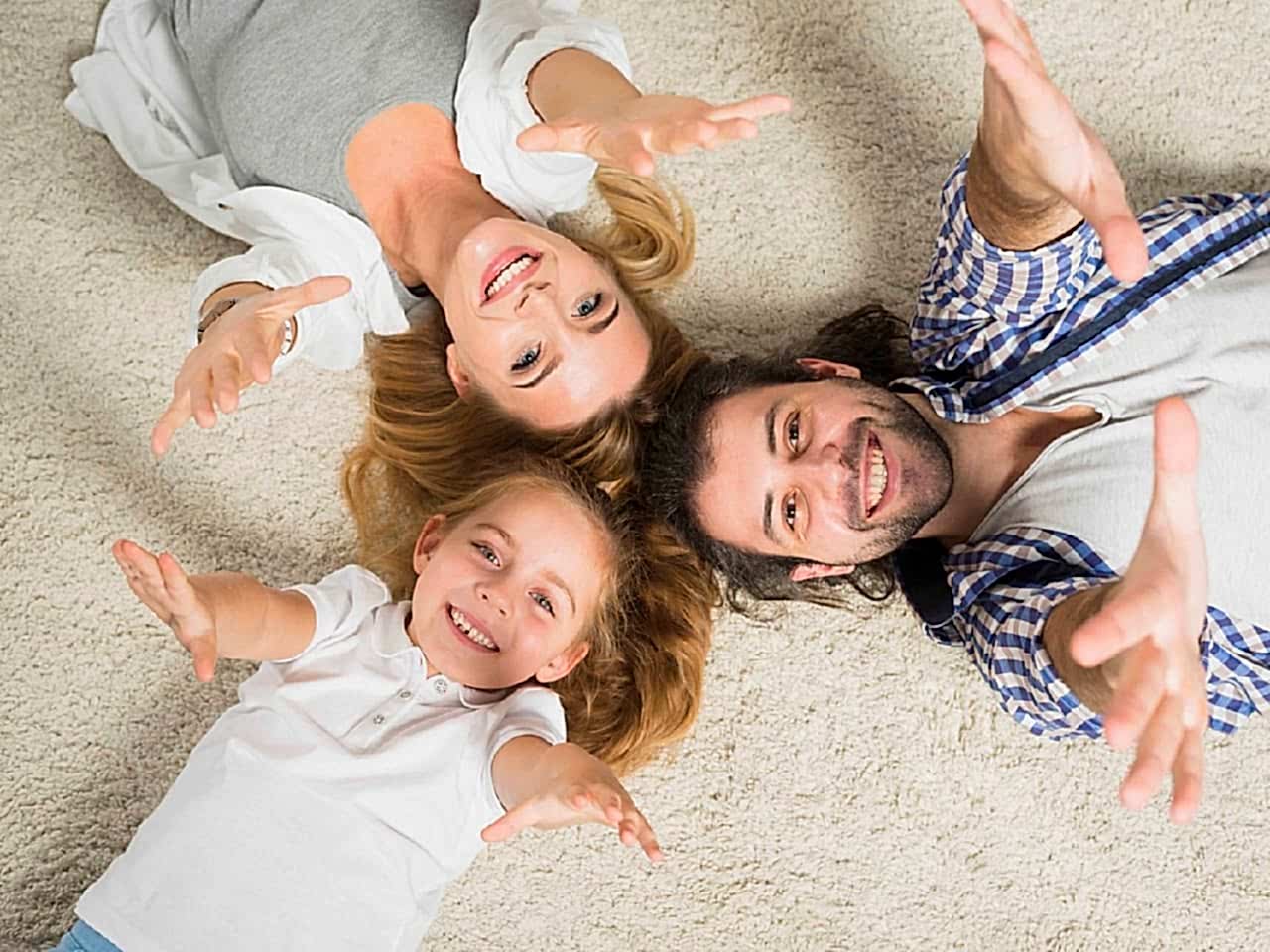 выбивание песка из ковра